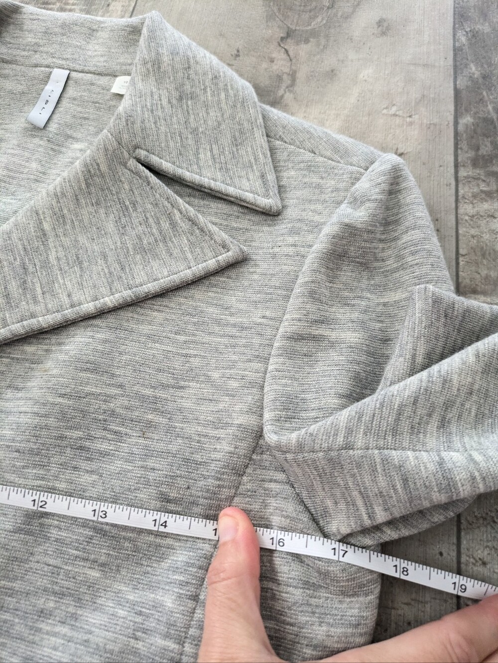 Iisli Women’s Gray Wool Jacket - Picture 7 of 7